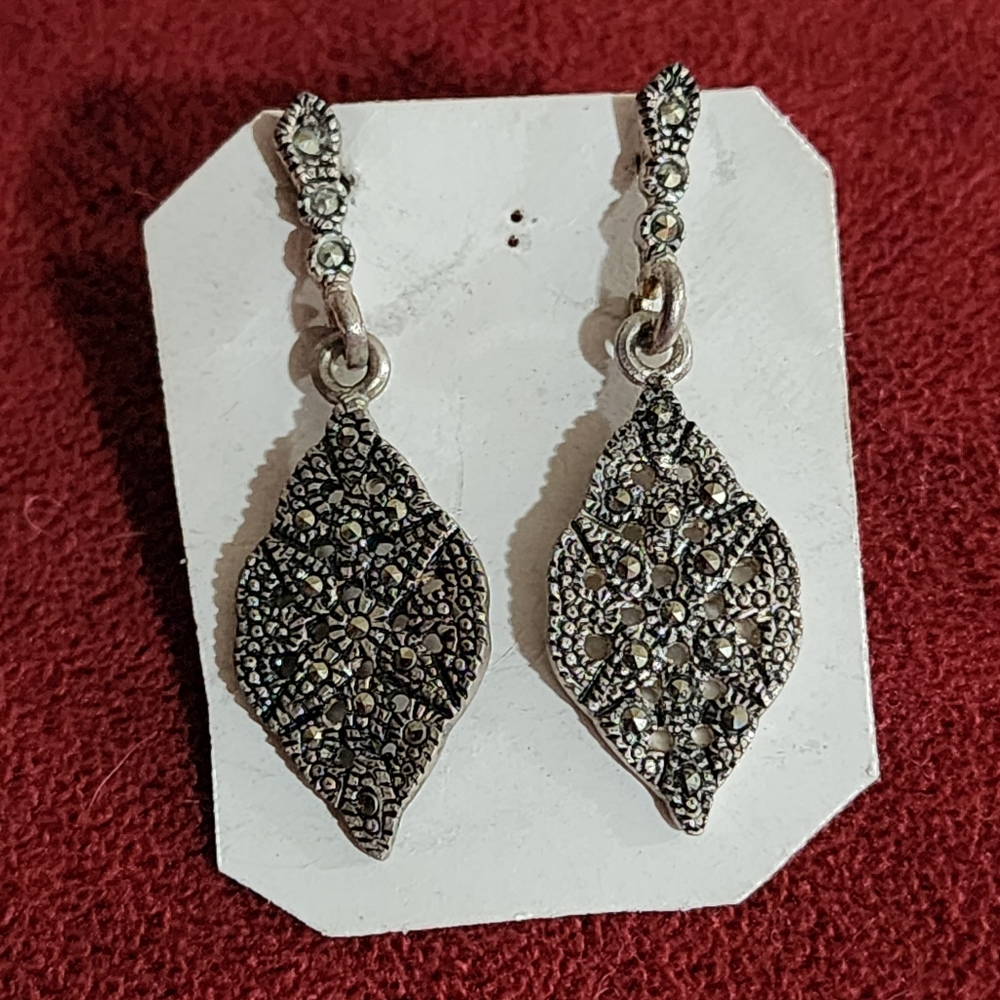 NWOT Mexico Sterling Silver Marcasite Dangle Delicate Earrings